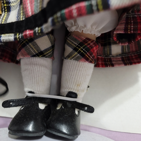 24 inch Porcelain Fiona Doll - Picture 5 of 13